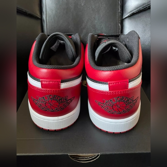 AIR JORDAN 1 LOW MEN'S US SIZE 13 BRAND NEW IN BOX - Picture 5 of 8